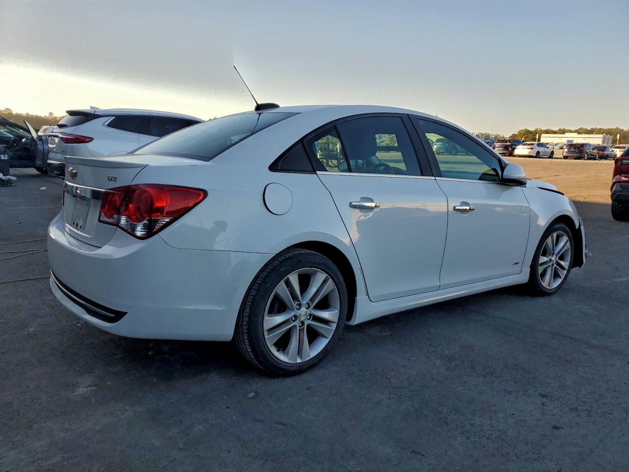 2015 CHEVROLET CRUZE LTZ photo 3