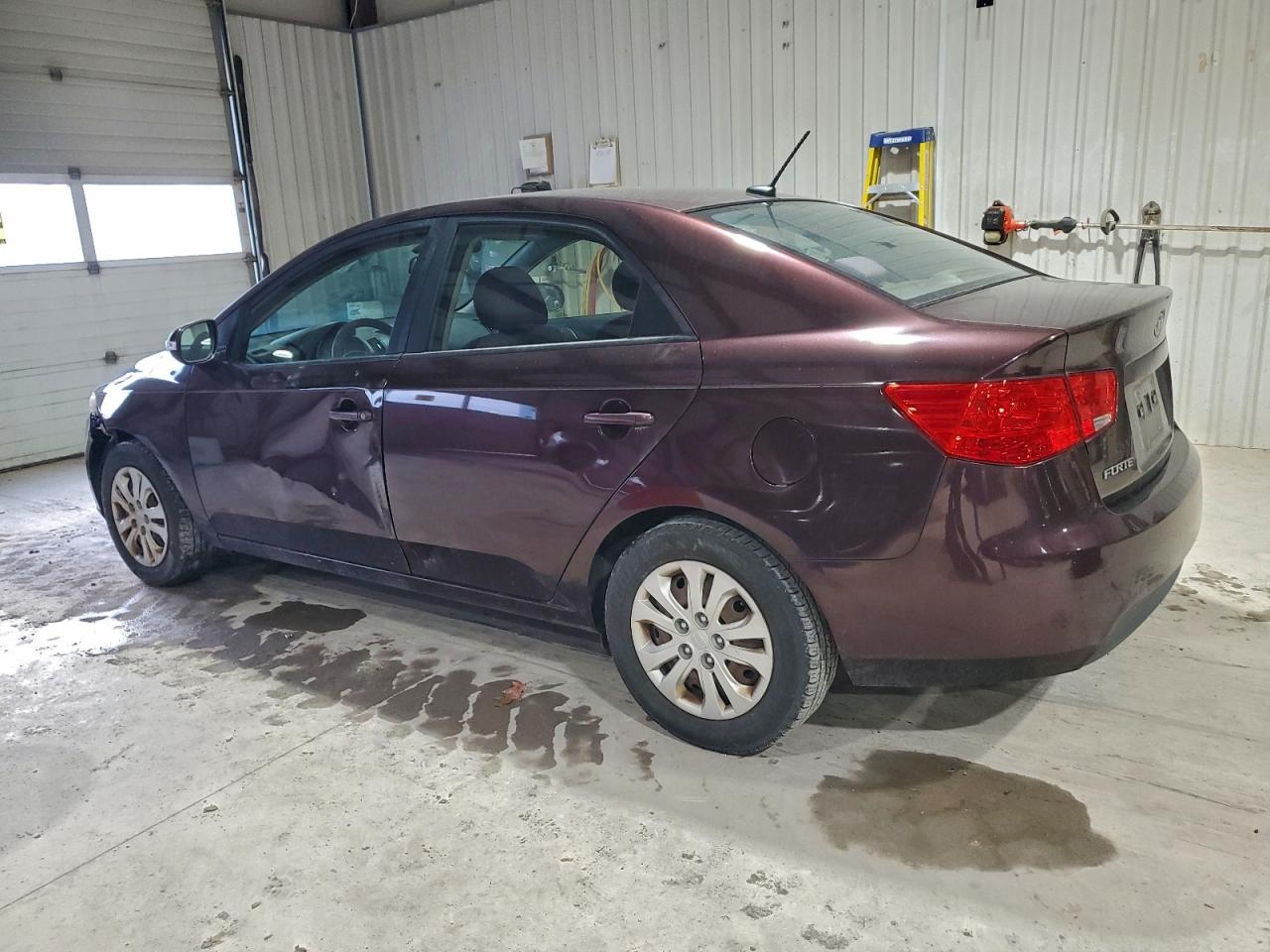 2010 KIA FORTE EX photo 2