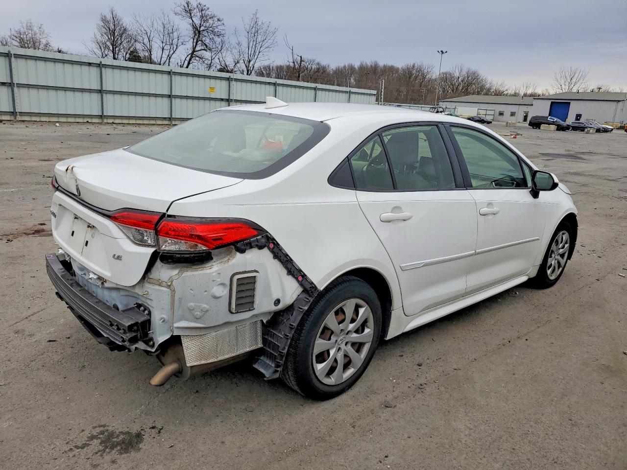 2020 TOYOTA COROLLA LE photo 3