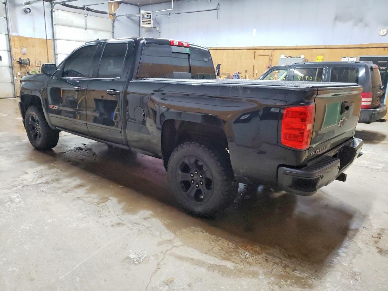 2018 CHEVROLET SILVERADO K1500 LT photo 2