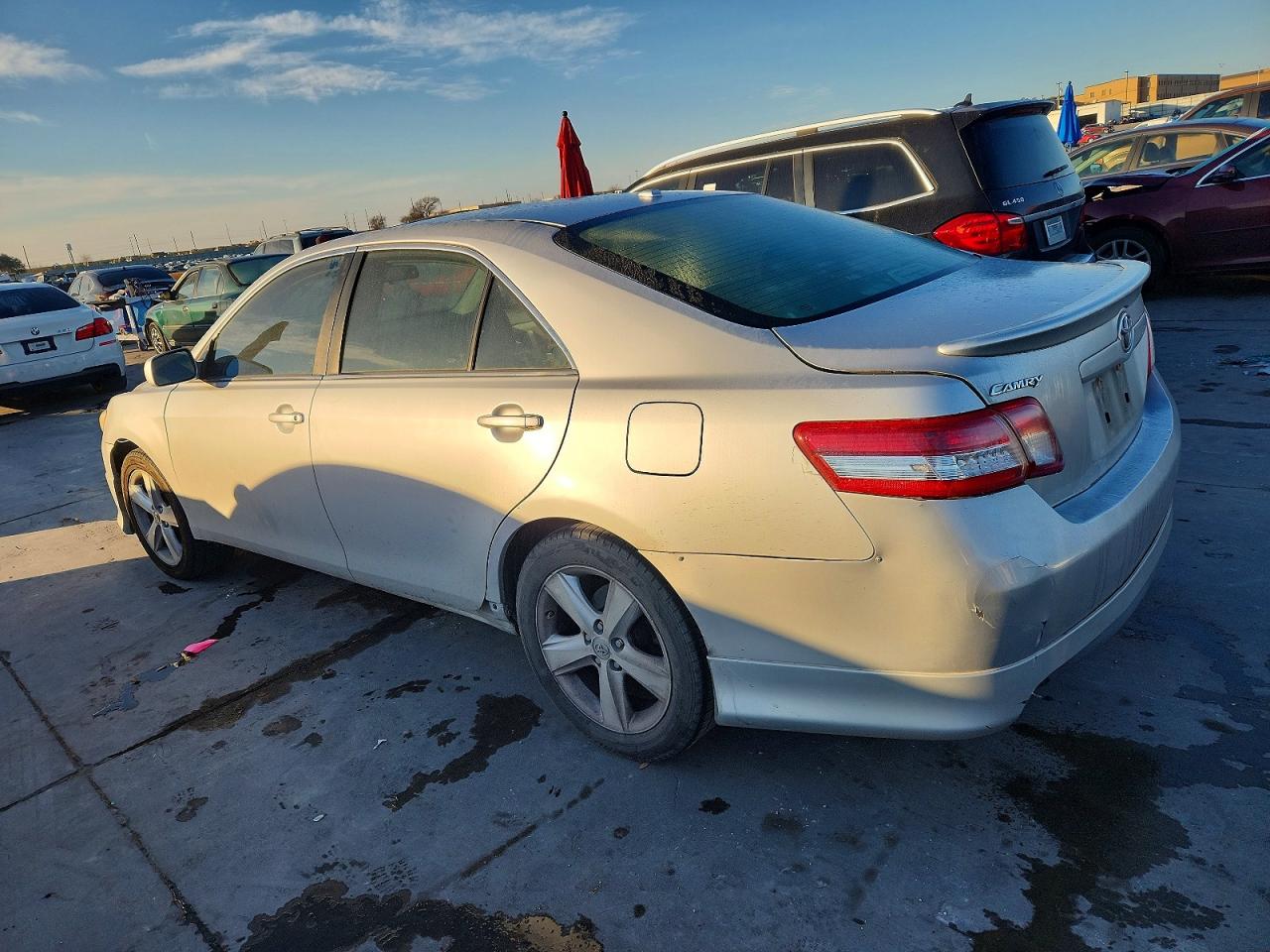 2011 TOYOTA CAMRY BASE photo 2