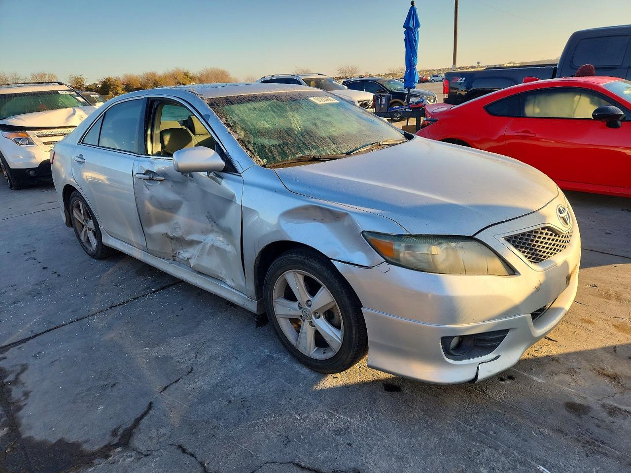 2011 TOYOTA CAMRY BASE photo 4