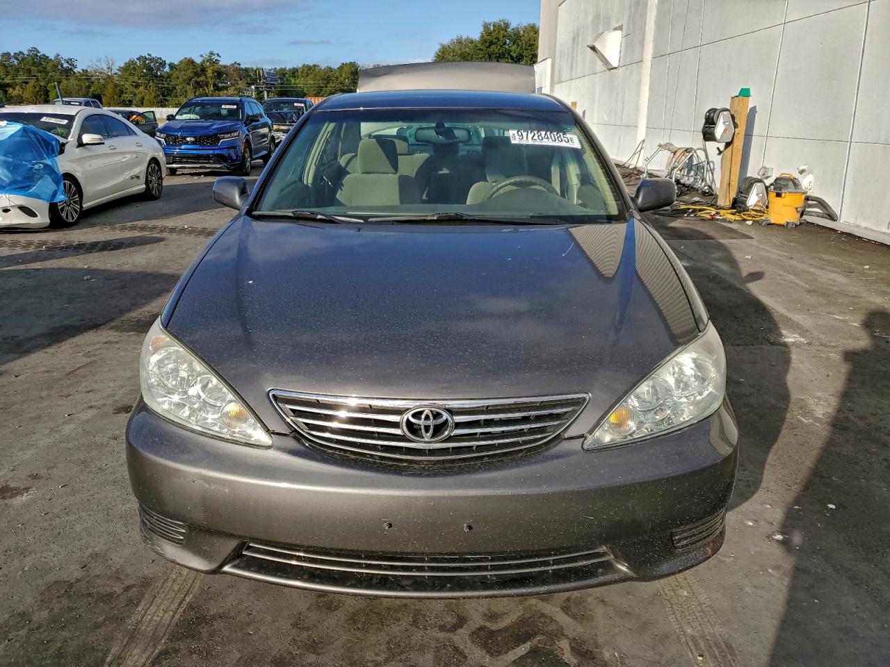 2005 TOYOTA CAMRY LE photo 5