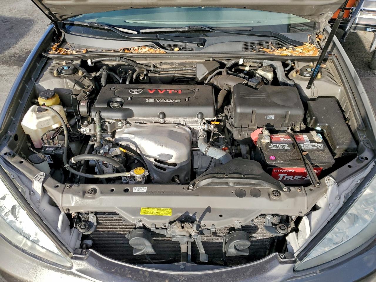 2005 TOYOTA CAMRY LE photo 11