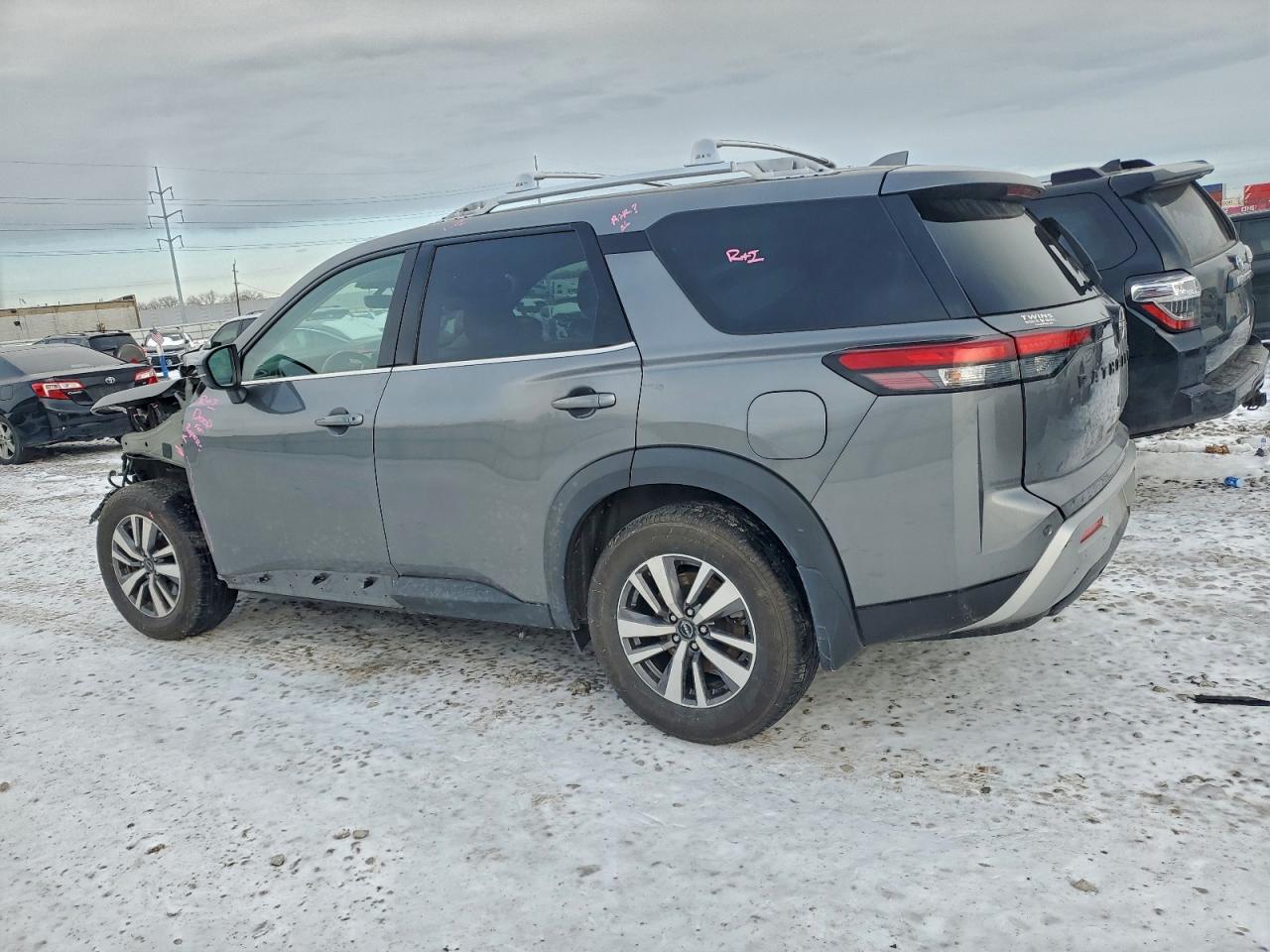 2023 NISSAN PATHFINDER SL photo 2