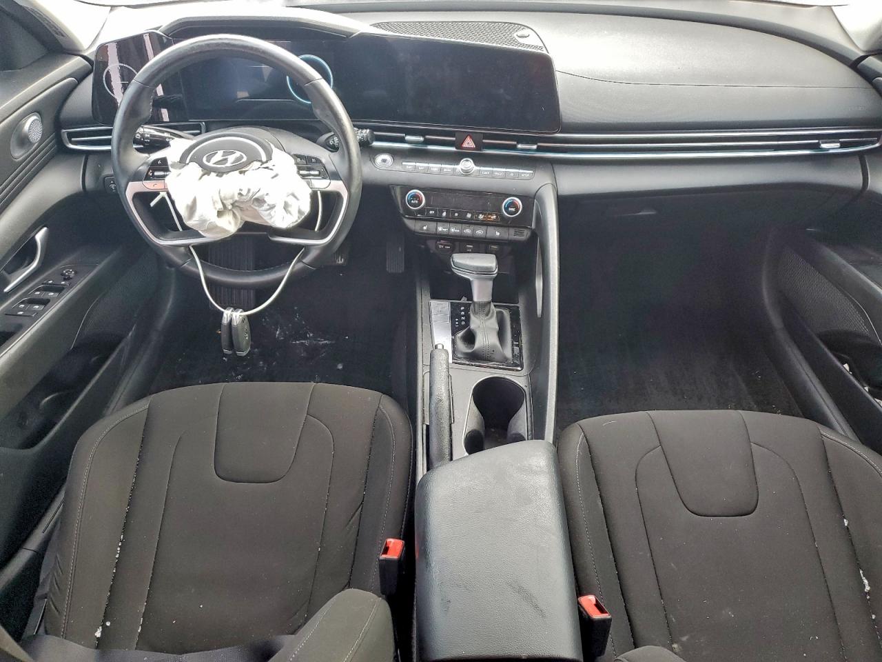 2023 HYUNDAI ELANTRA SEL photo 8