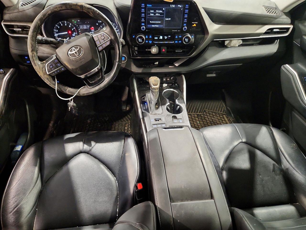 2021 TOYOTA HIGHLANDER XLE photo 8