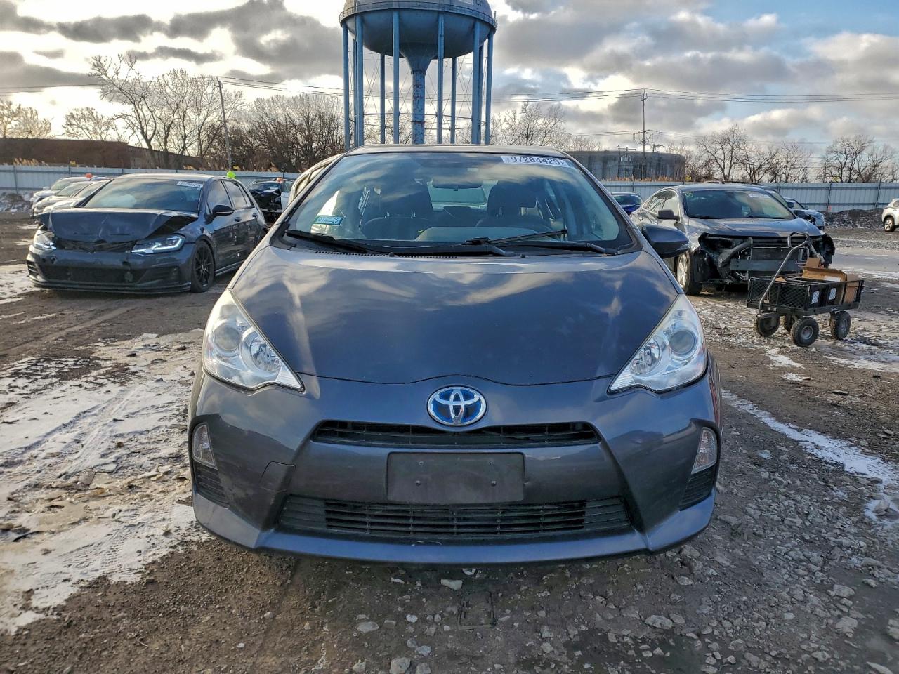 2014 TOYOTA PRIUS C photo 5