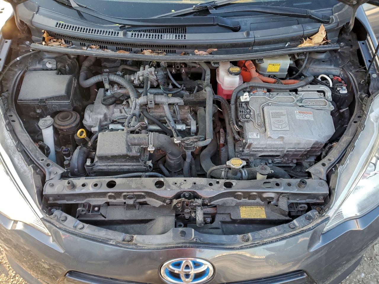 2014 TOYOTA PRIUS C photo 11
