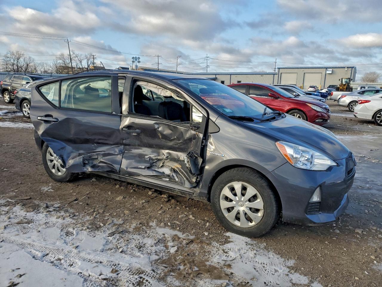 2014 TOYOTA PRIUS C photo 4