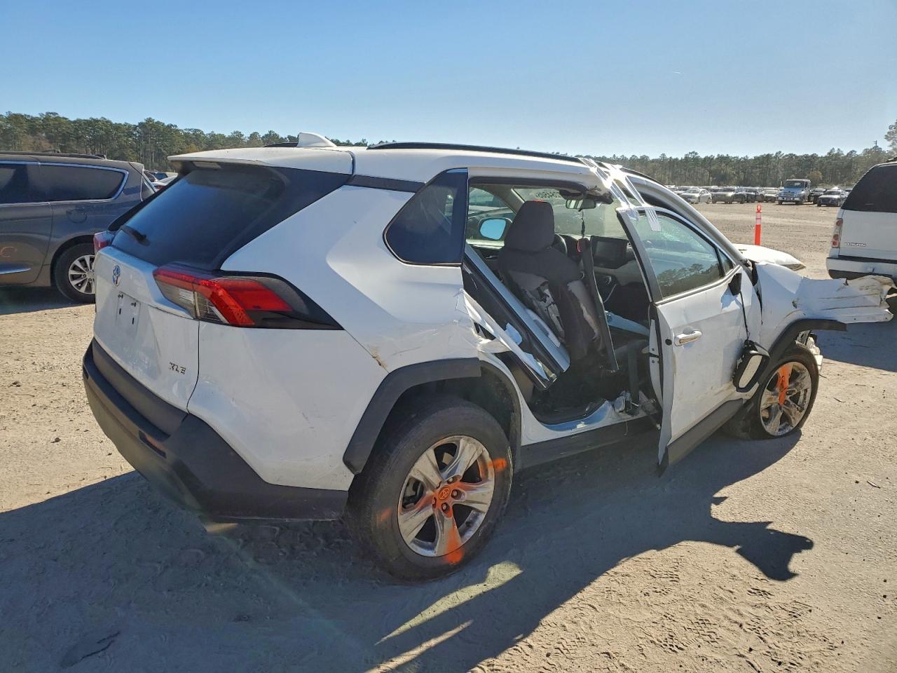2021 TOYOTA RAV4 photo 3