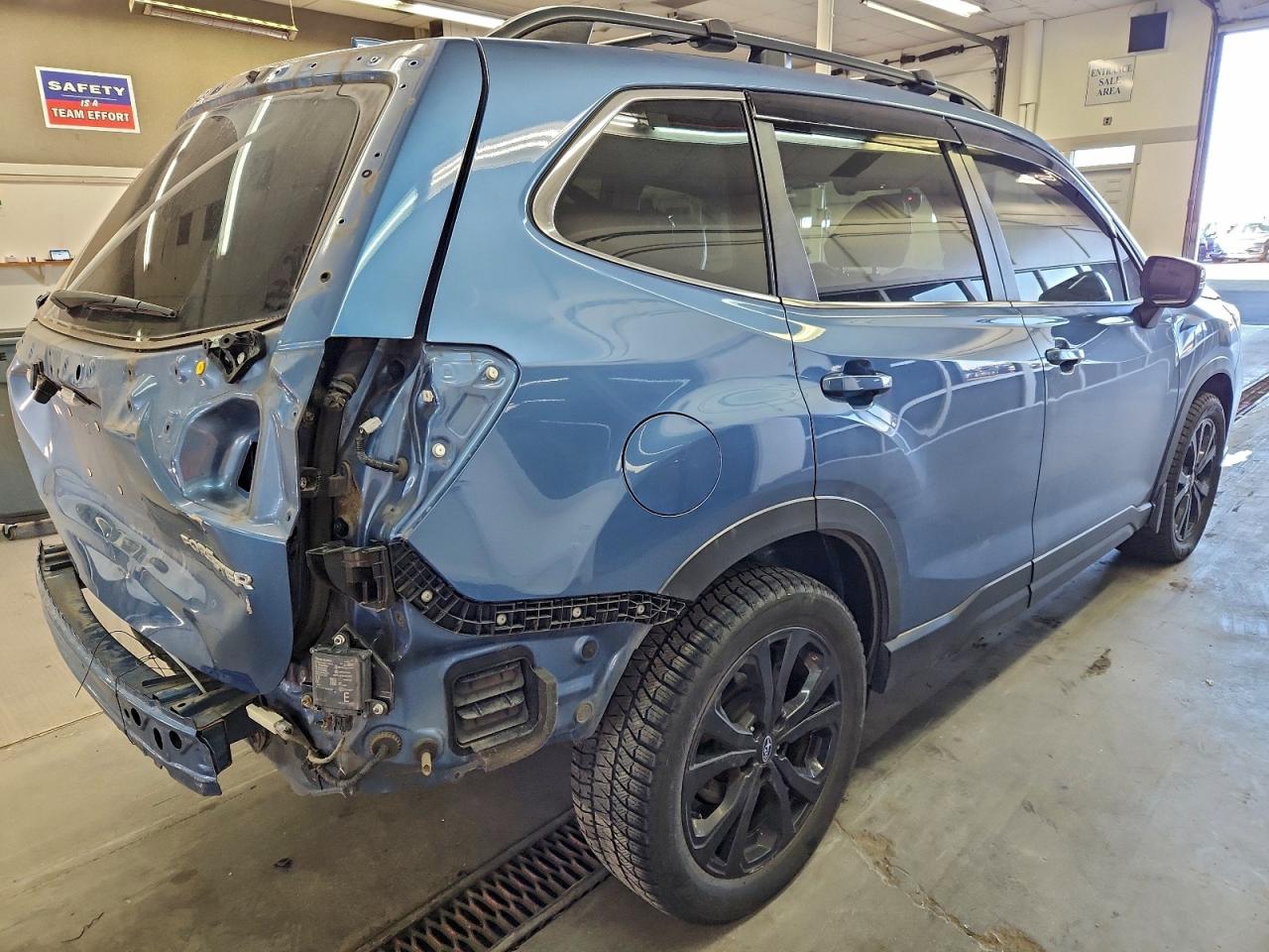 2019 SUBARU FORESTER LIMITED photo 3