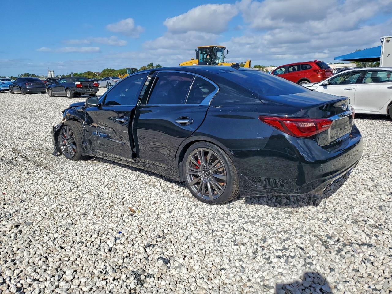 2018 INFINITI Q50 LUXE photo 3