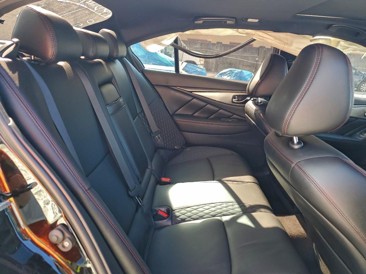 2018 INFINITI Q50 LUXE photo 19