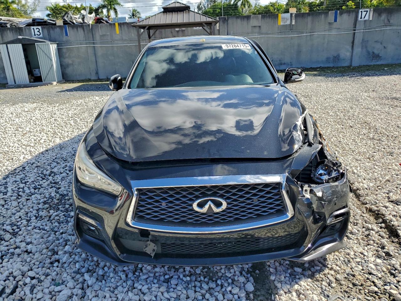 2018 INFINITI Q50 LUXE photo 9