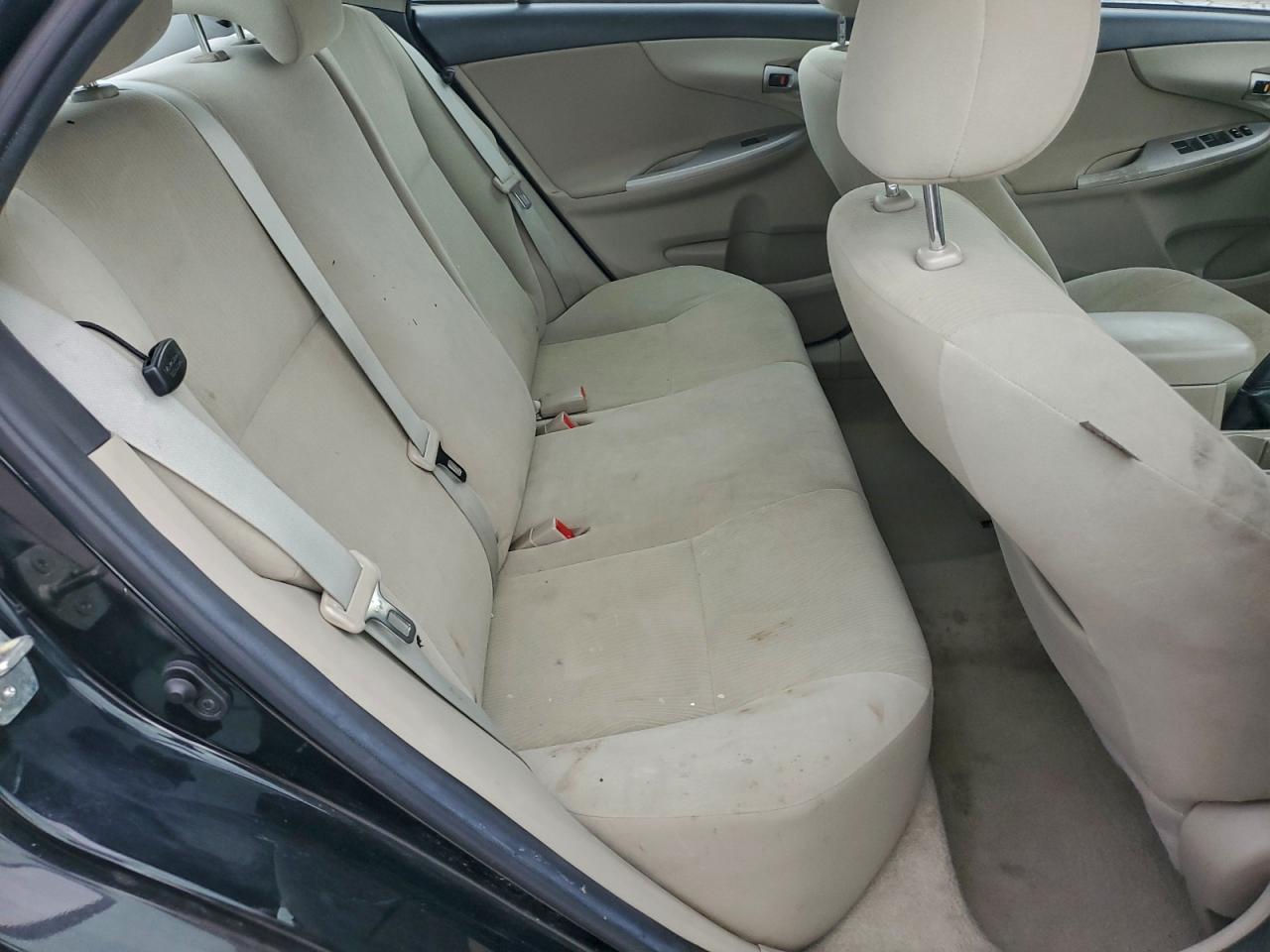 2013 TOYOTA COROLLA BASE photo 19