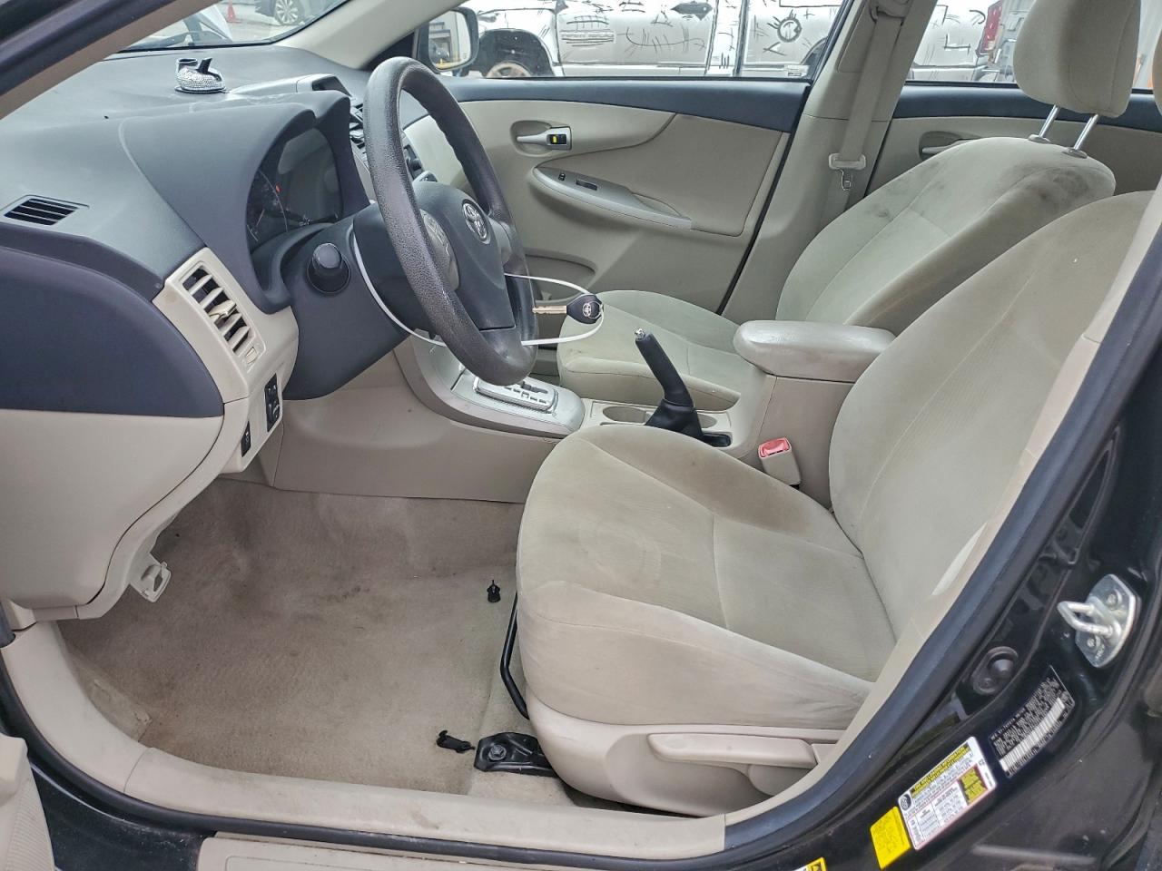 2013 TOYOTA COROLLA BASE photo 13
