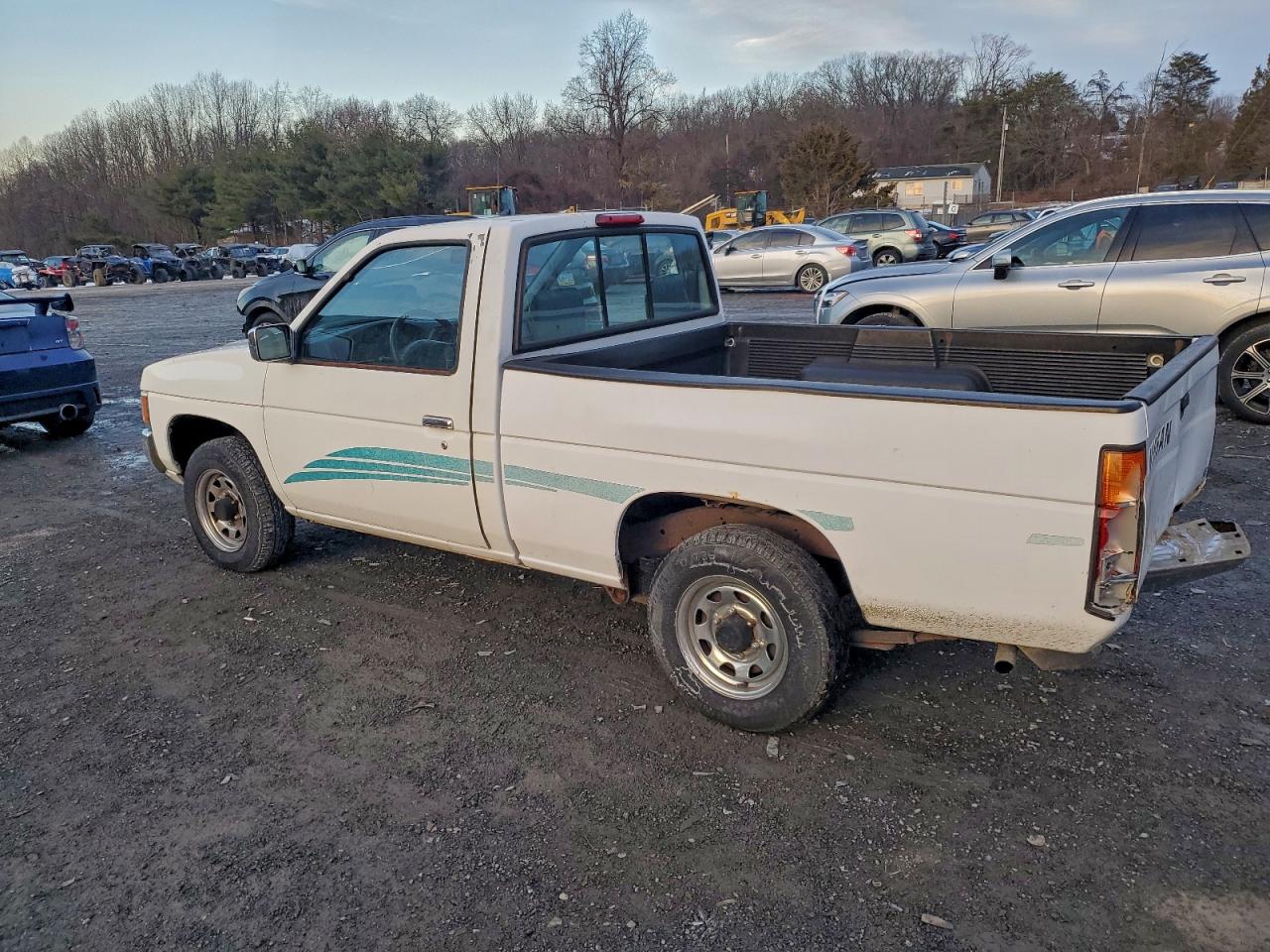 1995 NISSAN TRUCK E/XE photo 2