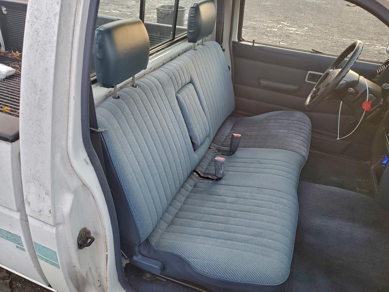 1995 NISSAN TRUCK E/XE photo 10