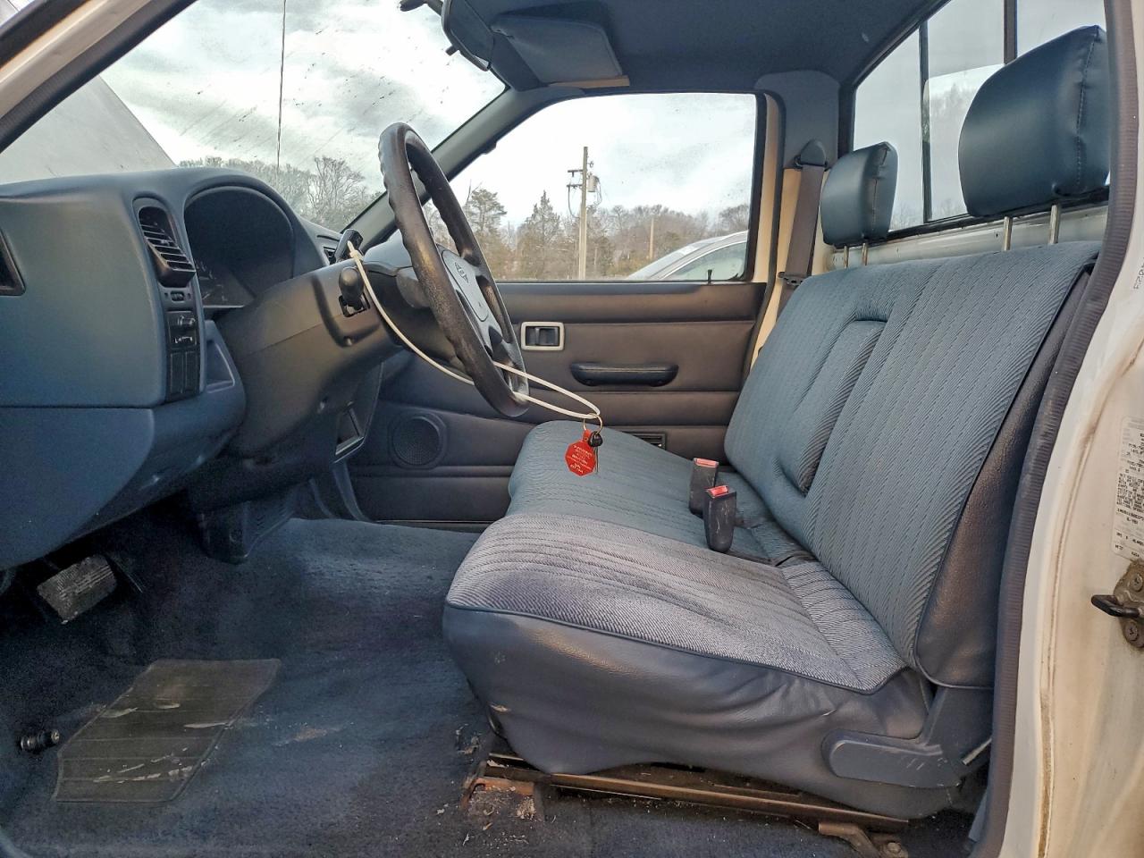 1995 NISSAN TRUCK E/XE photo 7