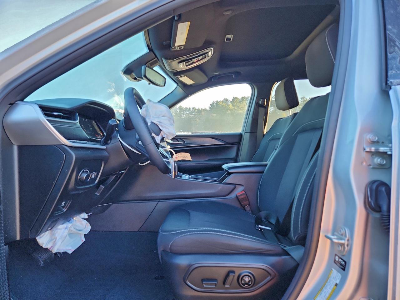 2024 JEEP GRAND CHEROKEE L LAREDO photo 7