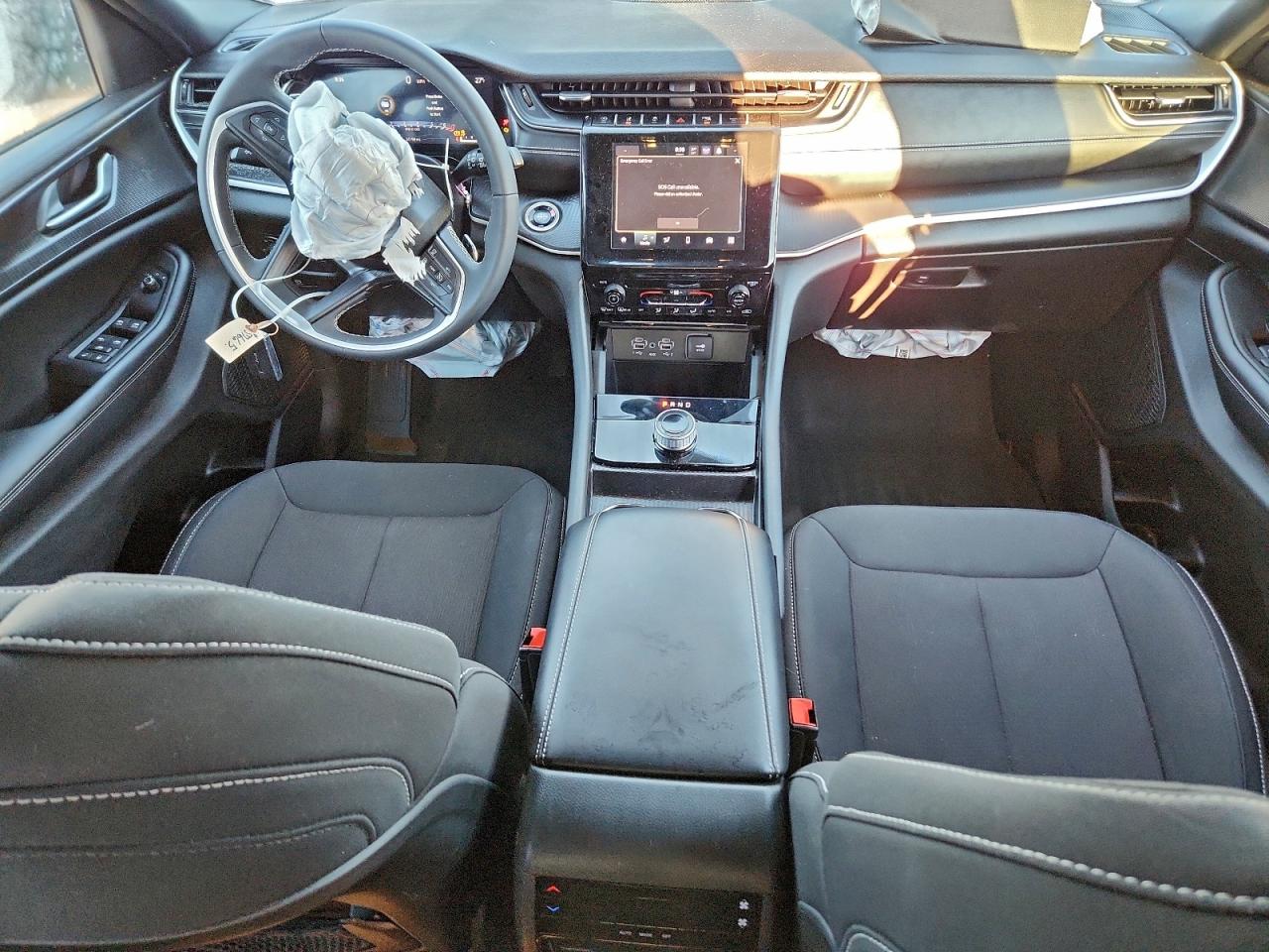 2024 JEEP GRAND CHEROKEE L LAREDO photo 8