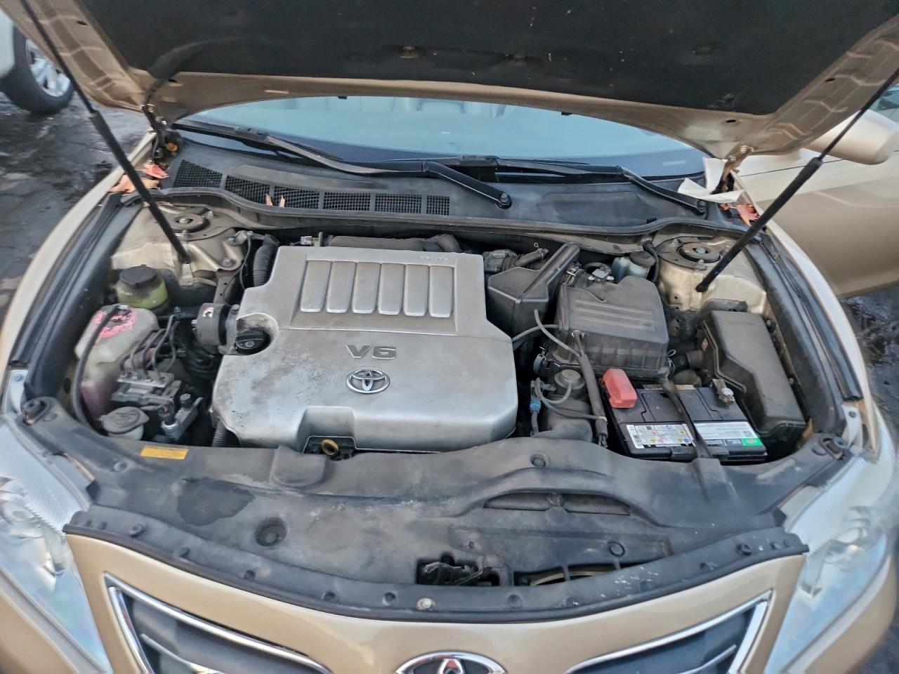 2011 TOYOTA CAMRY SE photo 21