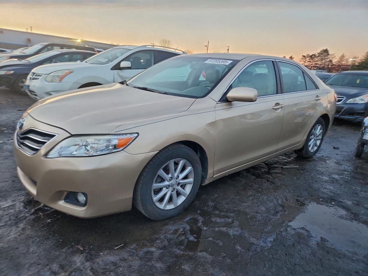 2011 TOYOTA CAMRY