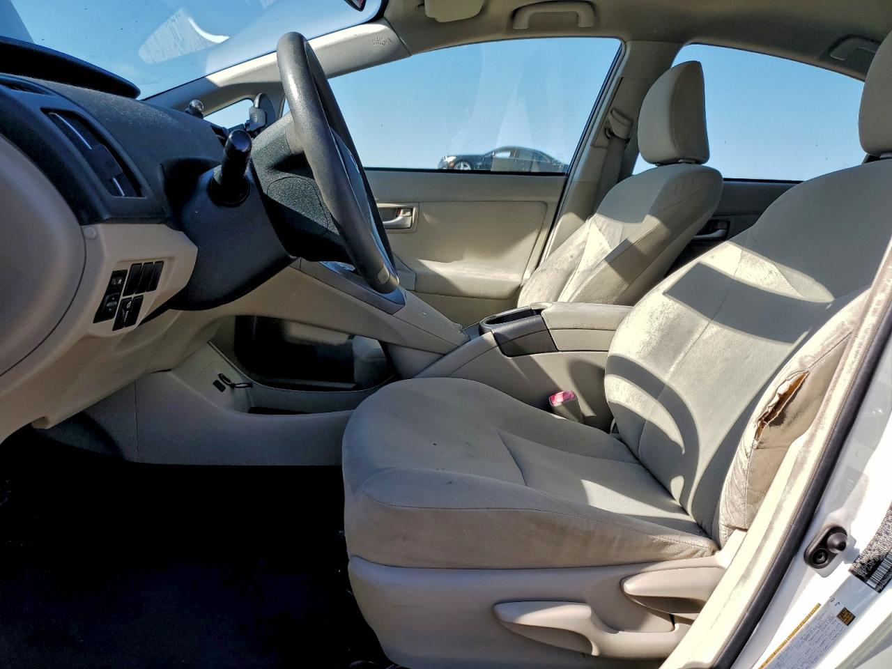 2012 TOYOTA PRIUS photo 7