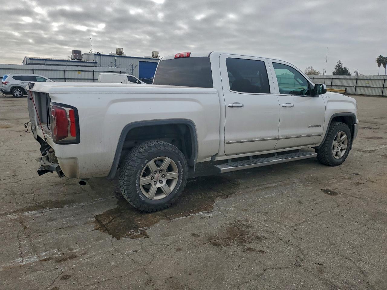 2017 GMC SIERRA K1500 SLT photo 7