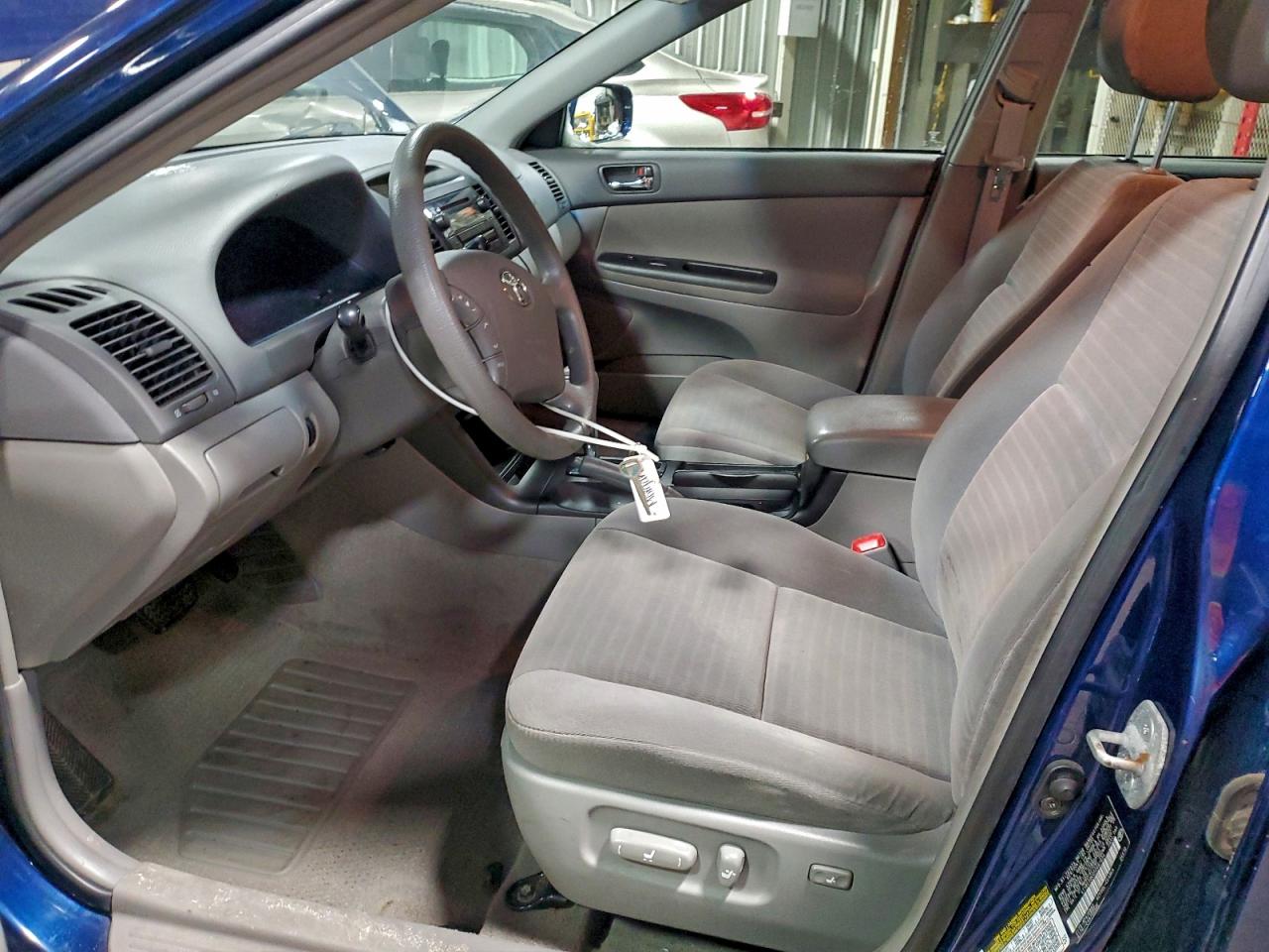 2005 TOYOTA CAMRY LE photo 7