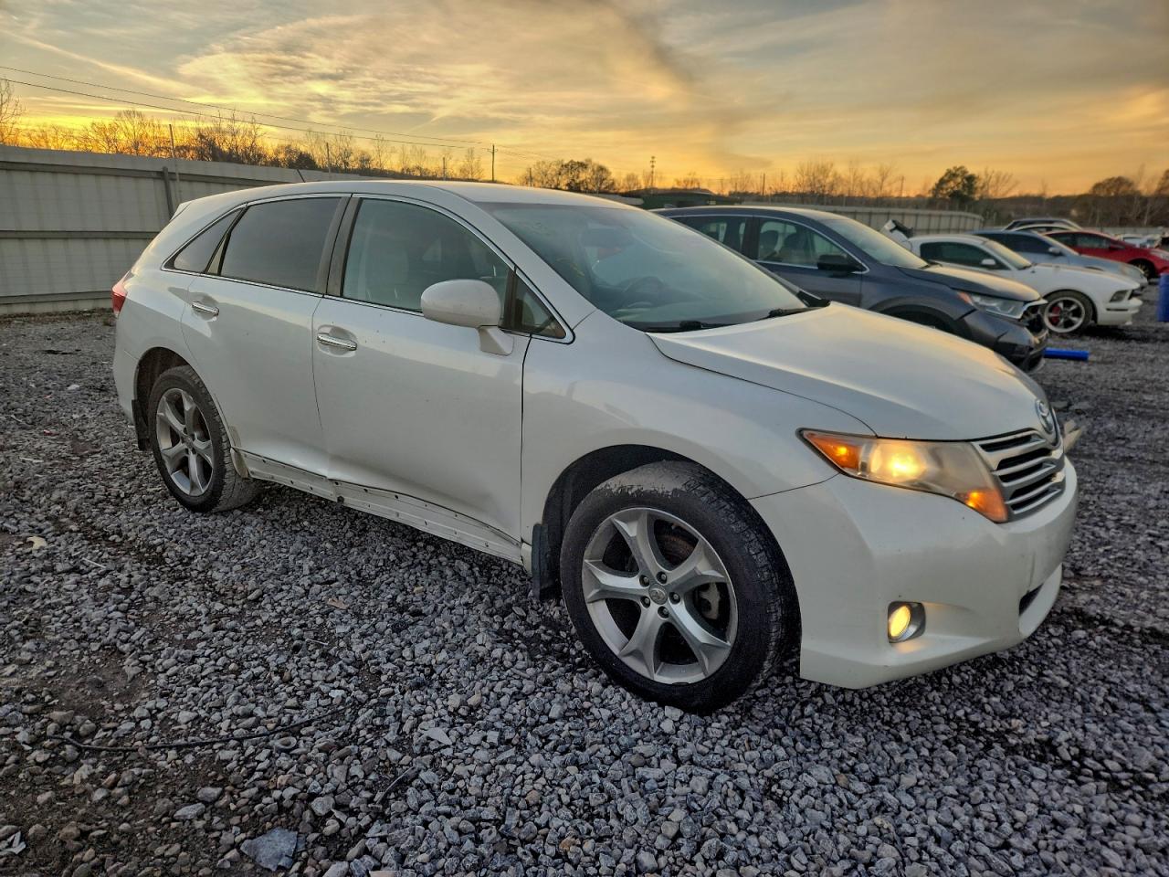 2009 TOYOTA VENZA photo 4