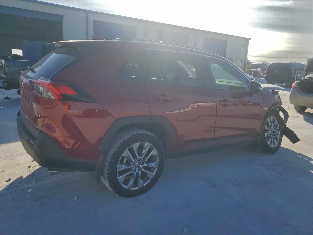 2024 TOYOTA RAV4 XLE PREMIUM photo 5