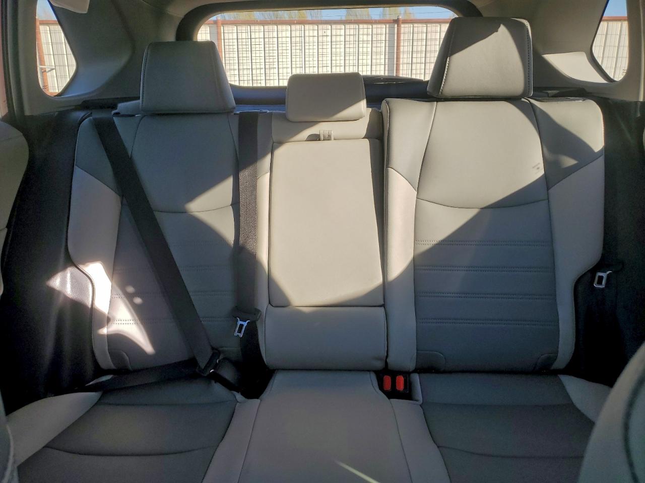 2024 TOYOTA RAV4 XLE PREMIUM photo 19