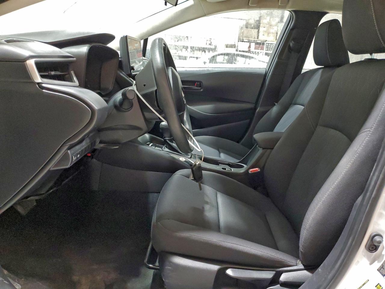 2024 TOYOTA COROLLA LE photo 13