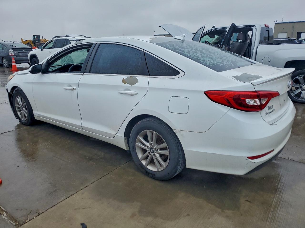 2017 HYUNDAI SONATA SE photo 4