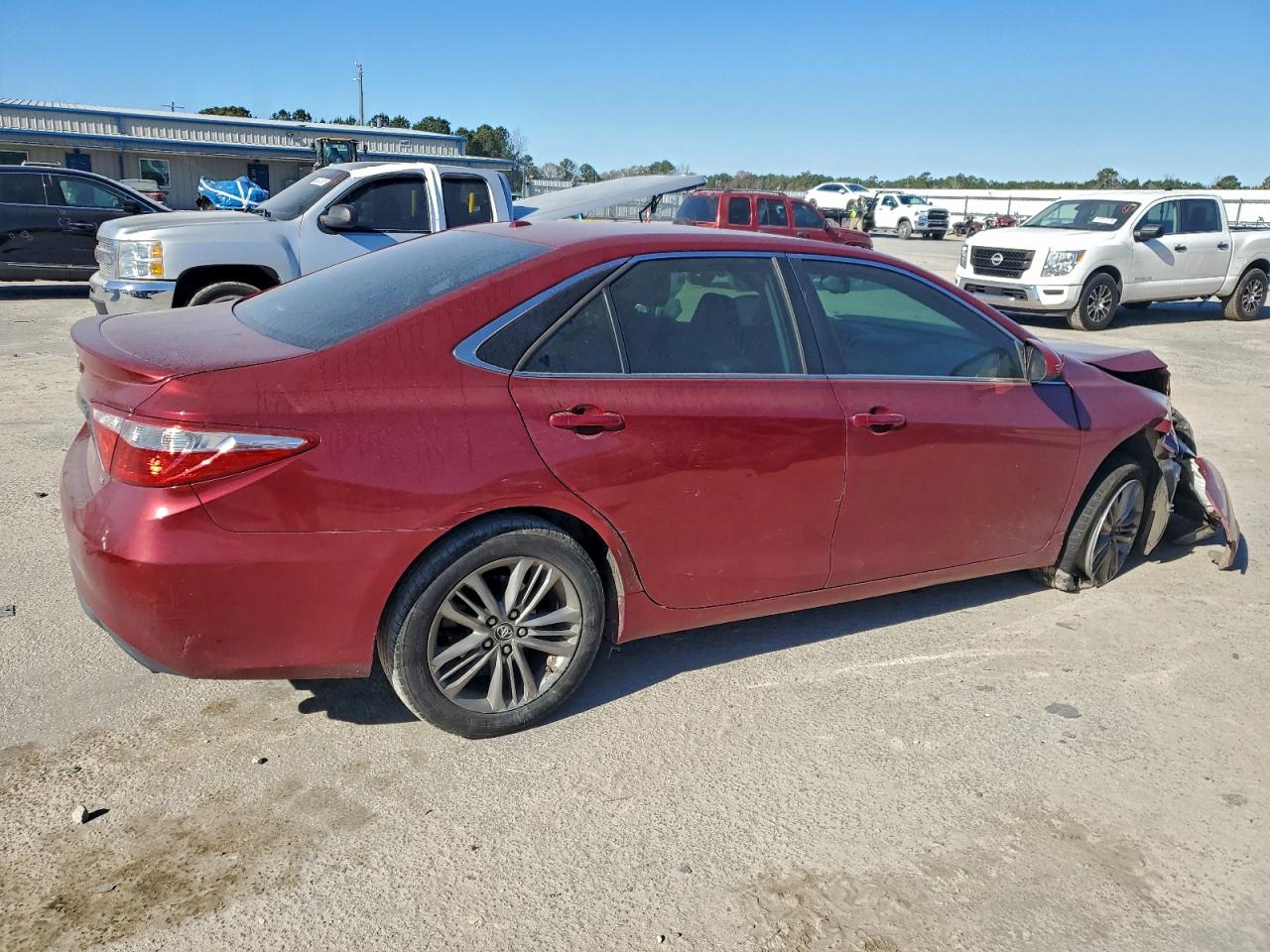 2015 TOYOTA CAMRY LE photo 3