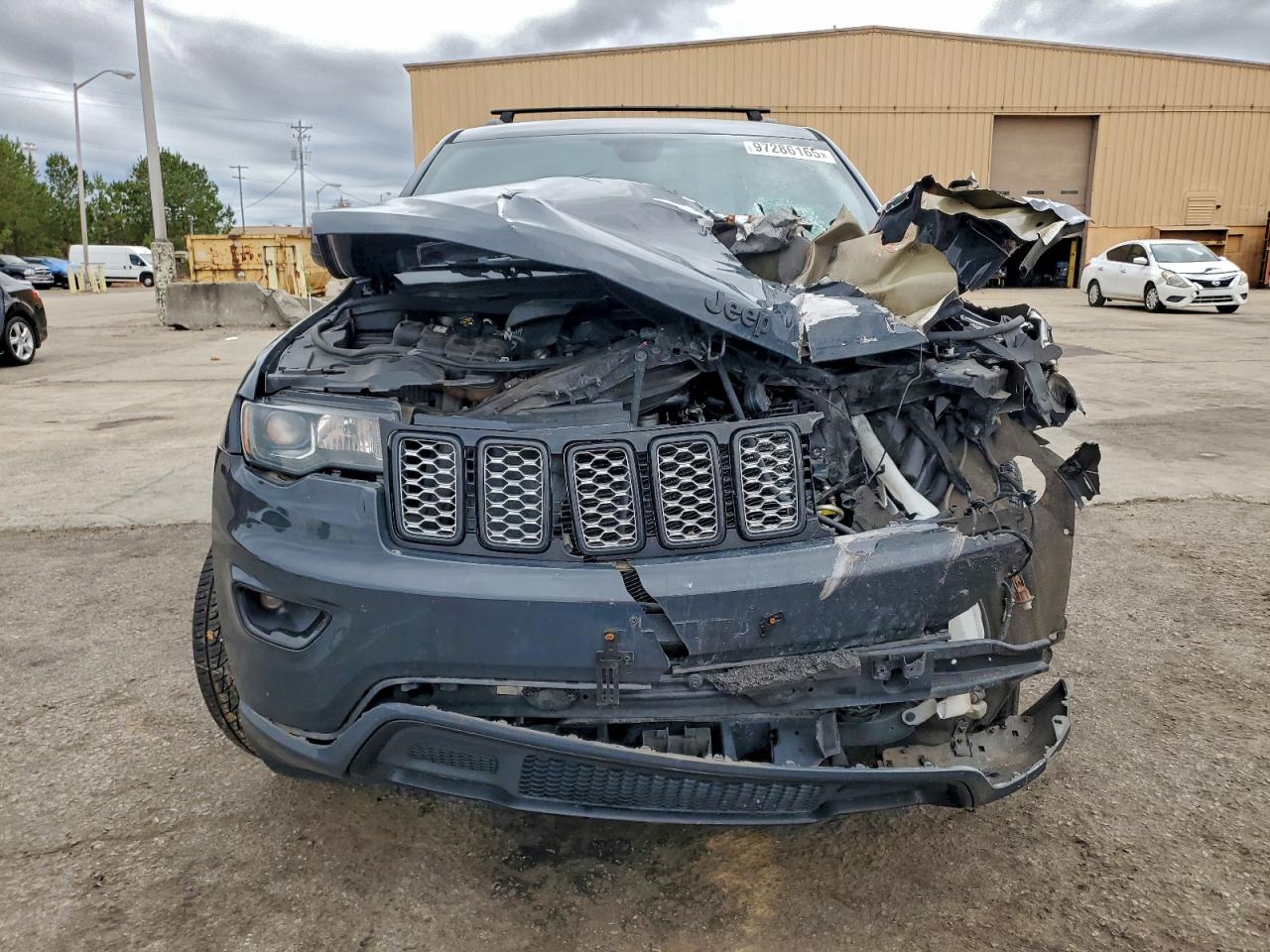 2018 JEEP GRAND CHEROKEE LAREDO photo 5
