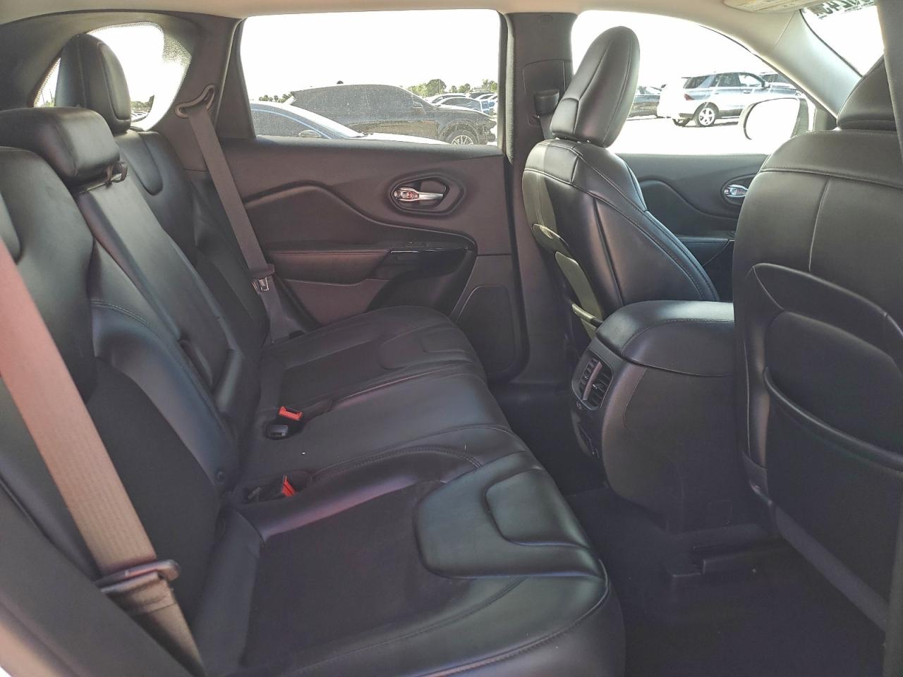 2019 JEEP CHEROKEE LATITUDE PLUS photo 31