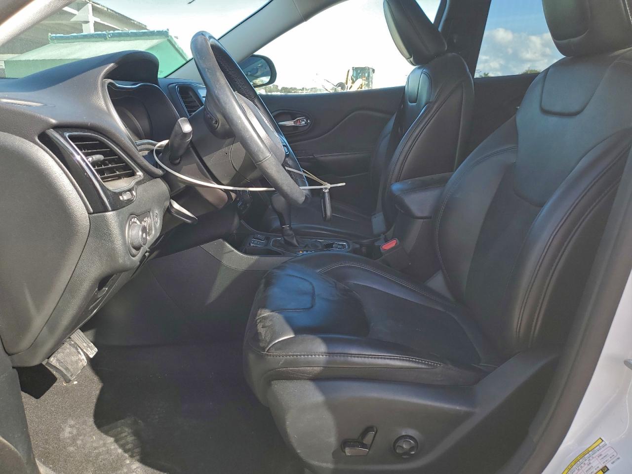 2019 JEEP CHEROKEE LATITUDE PLUS photo 19
