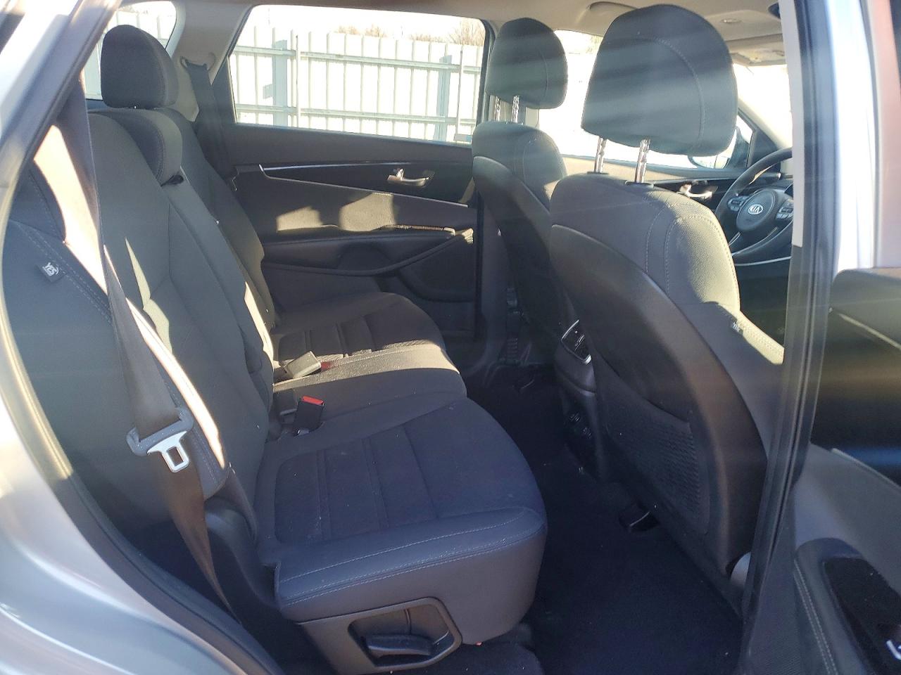 2017 KIA SORENTO LX photo 11
