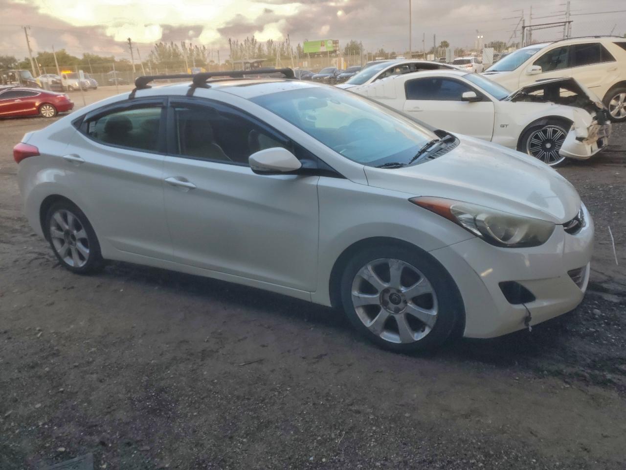 2013 HYUNDAI ELANTRA GLS photo 7