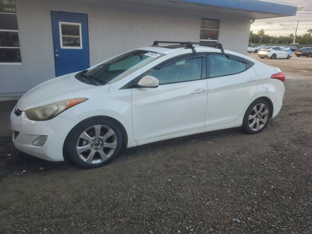 2013 HYUNDAI ELANTRA