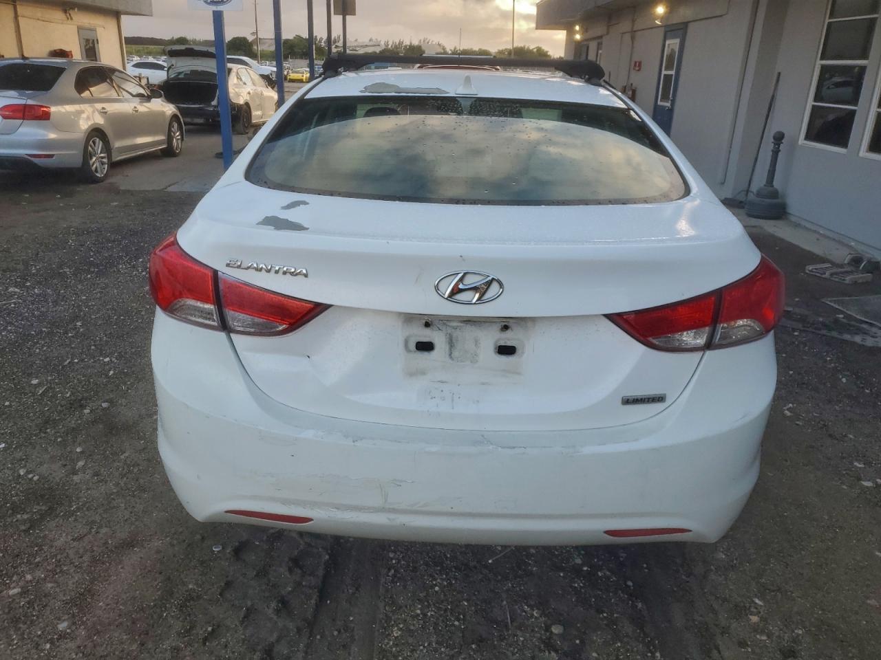 2013 HYUNDAI ELANTRA GLS photo 11