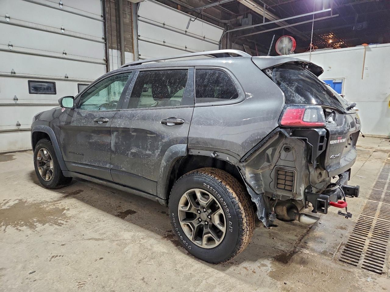 2019 JEEP CHEROKEE TRAILHAWK photo 2