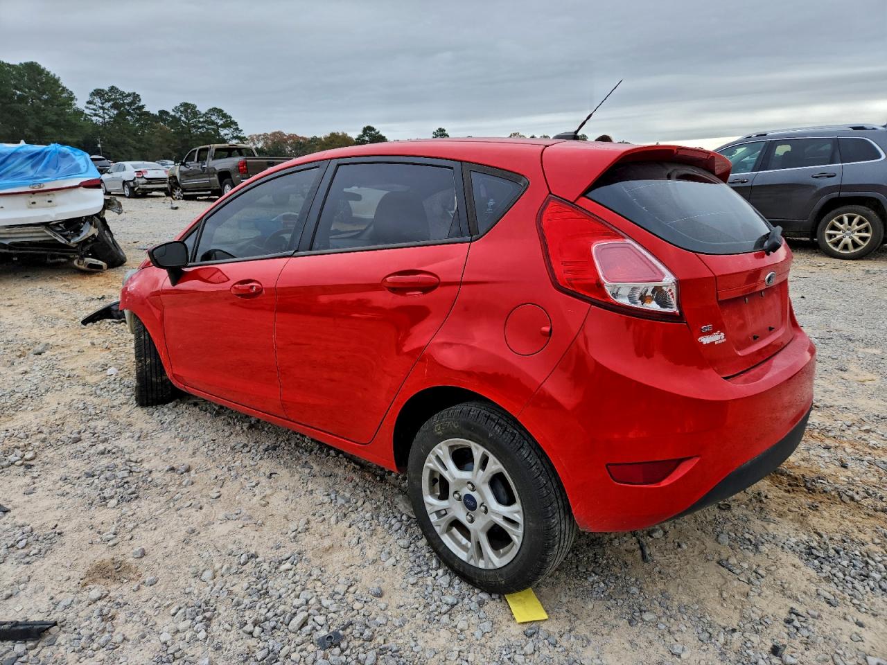 2015 FORD FIESTA SE photo 2