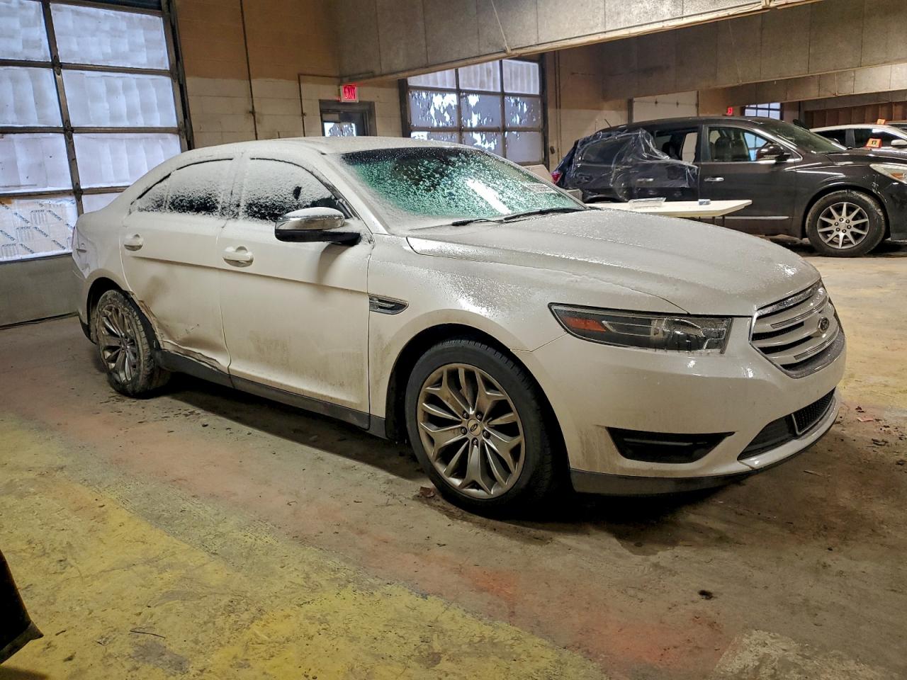 2015 FORD TAURUS LIMITED photo 4