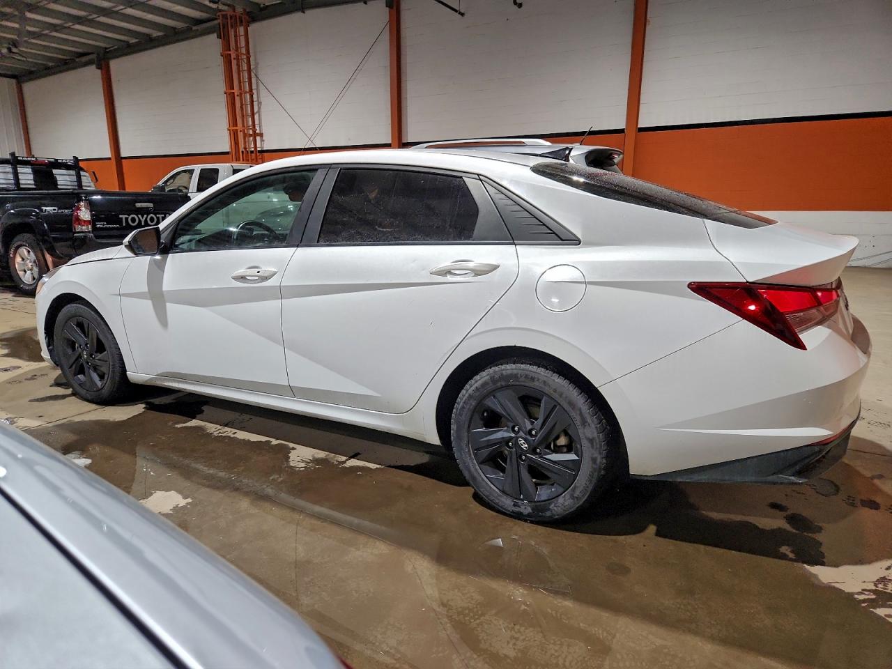 2021 HYUNDAI ELANTRA SEL photo 2