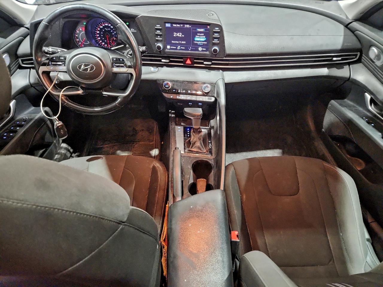 2021 HYUNDAI ELANTRA SEL photo 8