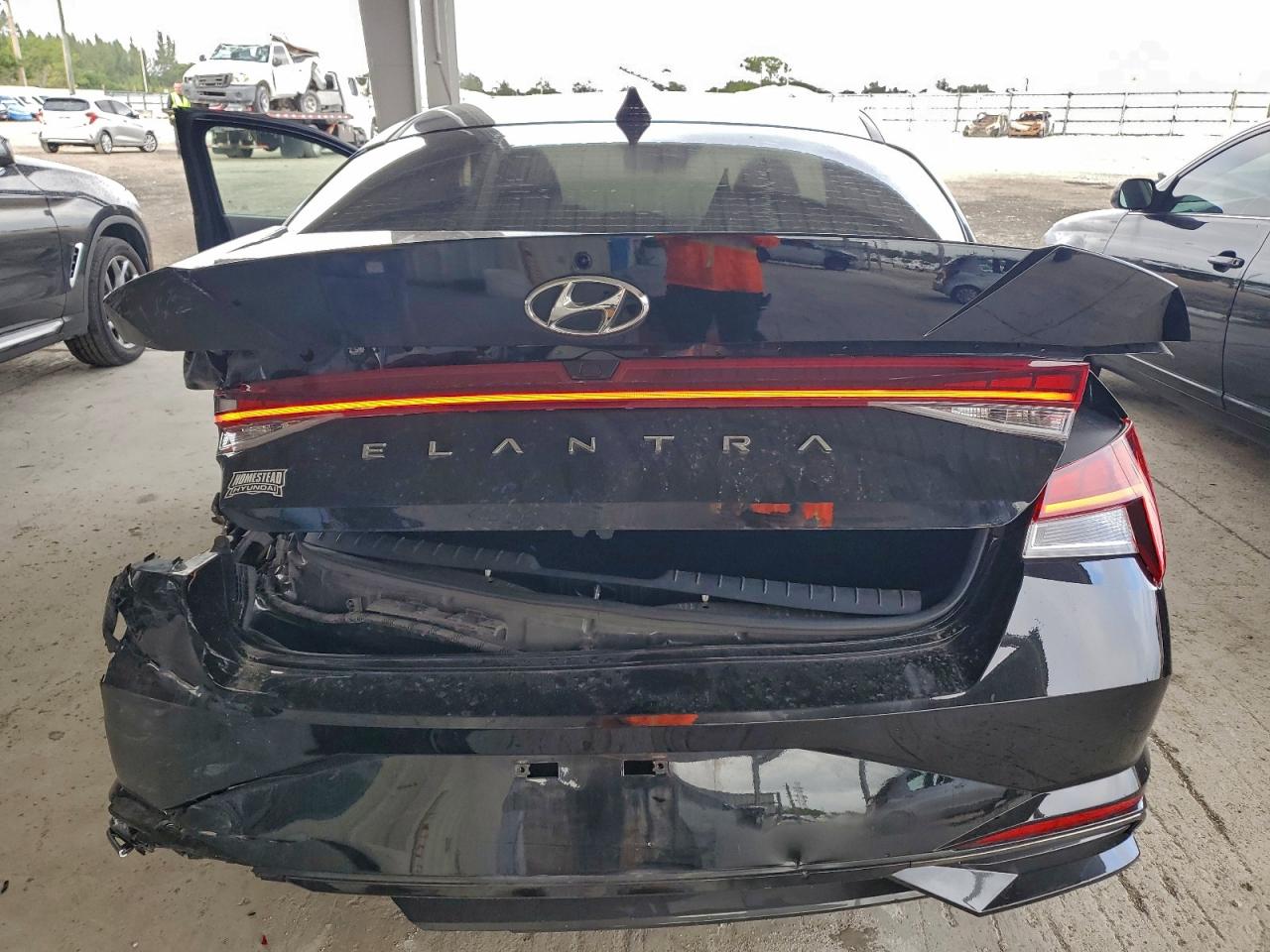 2022 HYUNDAI ELANTRA SEL photo 16